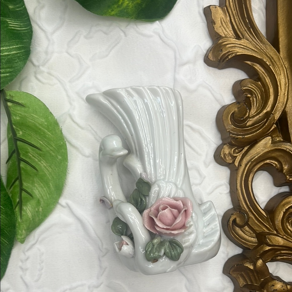 Vintage Swan Ceramic Vase